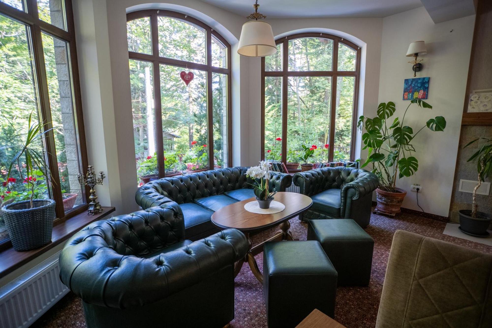 Opus Villa Sinaia Exterior photo Interior of the hotel